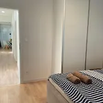 Klimatizovany Apartmanovy Dom, S Virivkou, 1b Senec