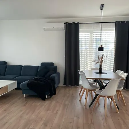 Klimatizovany Apartmanovy Dom, S Virivkou, 1b Holiday home