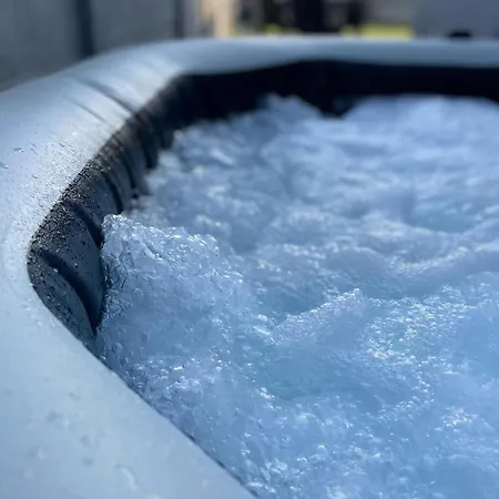 Klimatizovany Apartmanovy Dom, S Virivkou, 1b בית נופש