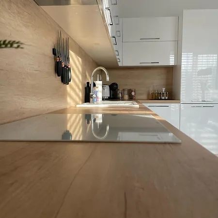 Klimatizovany Apartmanovy Dom, S Virivkou, 1b סנץ