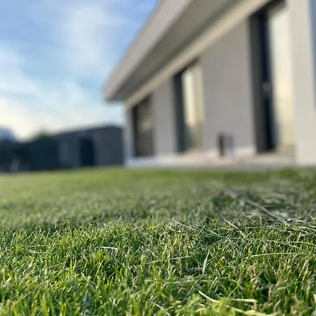 Klimatizovany Apartmanovy Dom, S Virivkou, 1b * סנץ