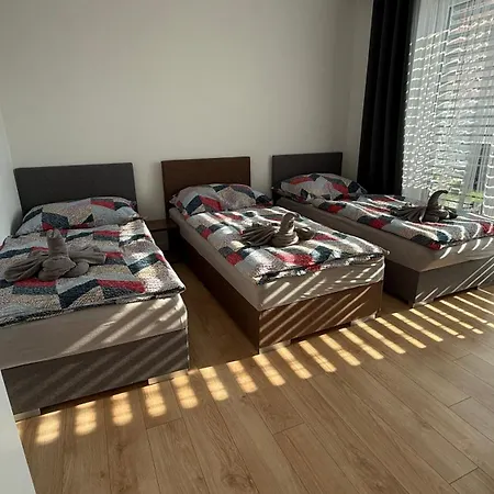Klimatizovany Apartmanovy Dom, S Virivkou, 1b * Senec
