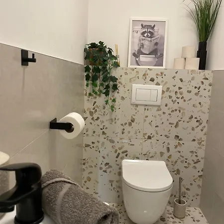 Ferienhaus Klimatizovany Apartmanovy Dom, S Virivkou, 1b Senec