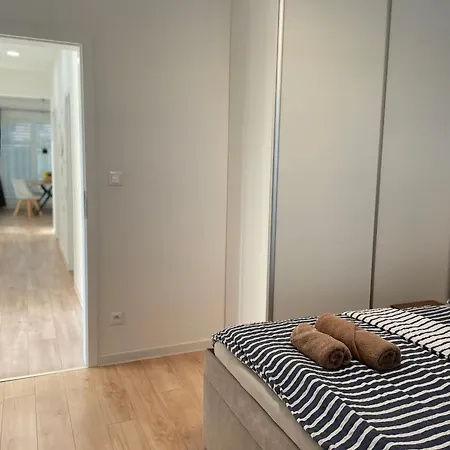 Klimatizovany Apartmanovy Dom, S Virivkou, 1b סנץ